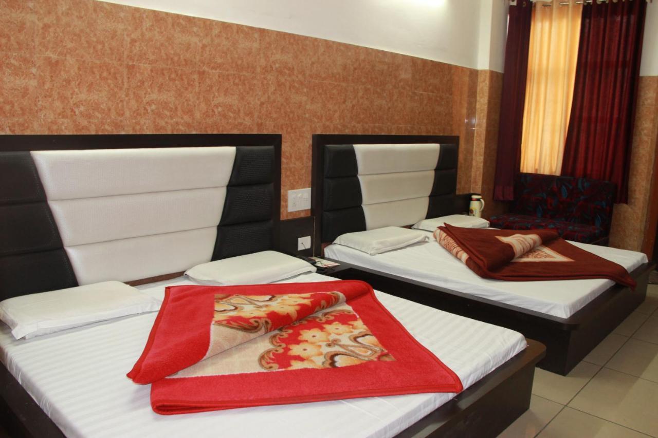 Aashirwad Hotel Katra  Eksteriør billede